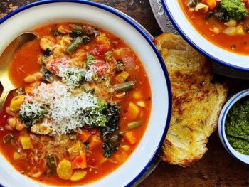 hearty-minestrone-soup