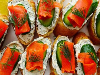 smoked-salmon-crostini